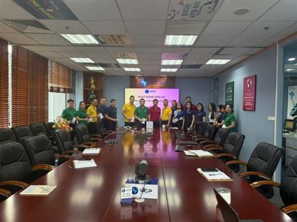 The Trade Union of VCP Construction and Energy Joint Stock Company Organizes a Fundraising Ceremony to Support People Affected by Typhoons No. 10 and 11